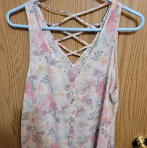 Feminine Floral Tank XL